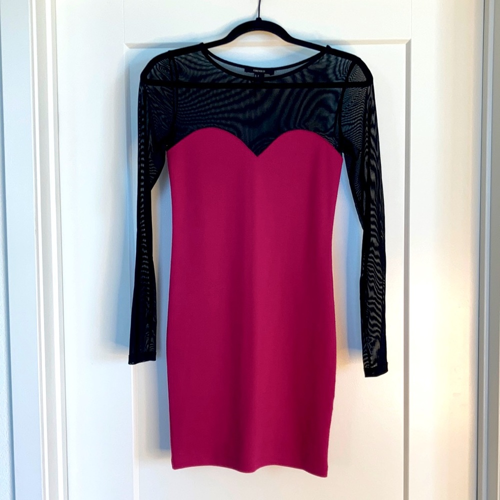 Forever 21 Black and Magenta Long Sleeve Mini Dress. Size S